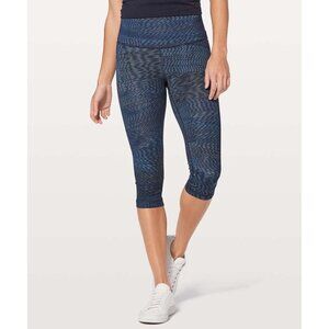 Lululemon Wunder Under Hi-Rise 1/2 Tight Leggings Women’s Size 4 Black 17in